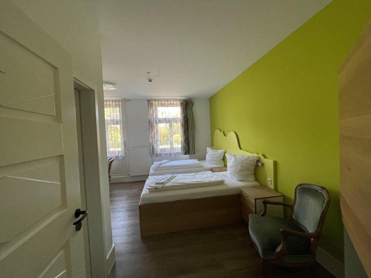 Hotel Bahnhof بالينغن الغرفة الصورة
