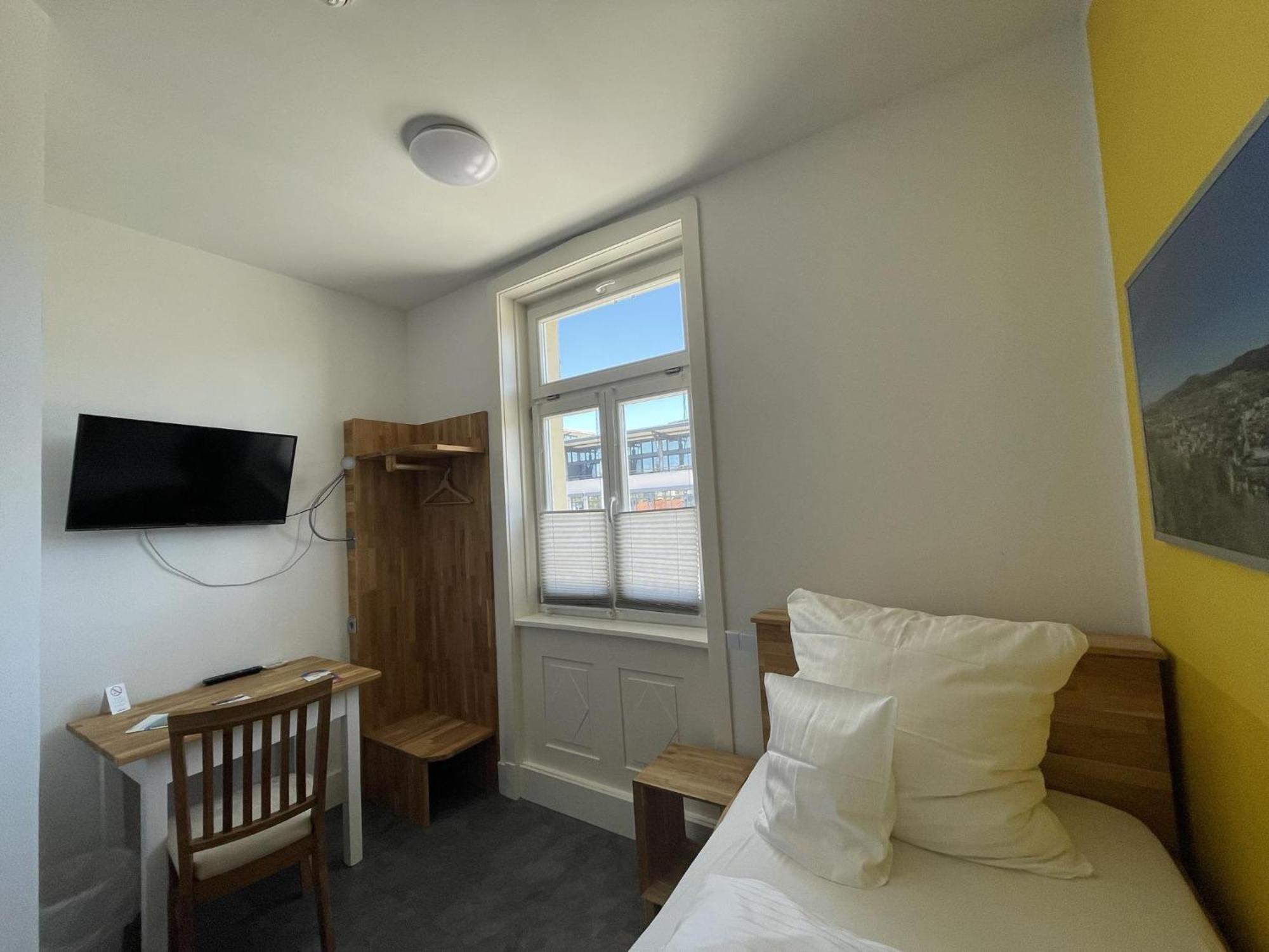 Hotel Bahnhof بالينغن الغرفة الصورة