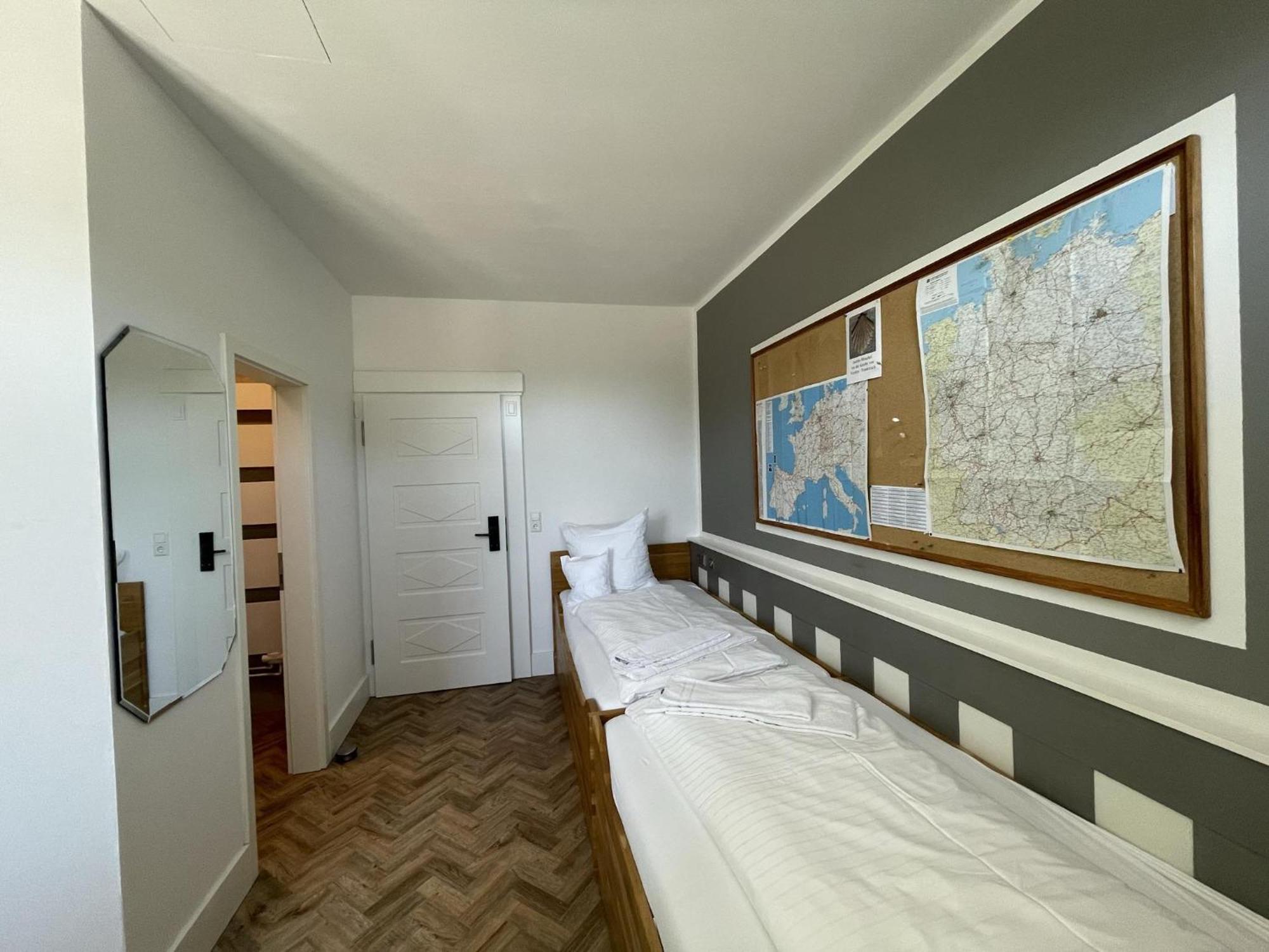 Hotel Bahnhof بالينغن الغرفة الصورة