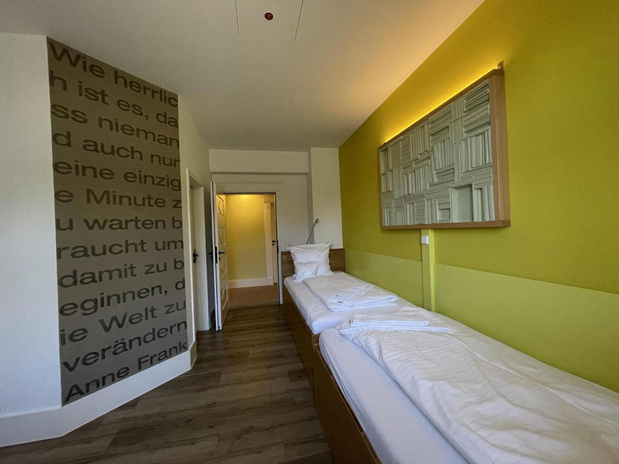 Hotel Bahnhof بالينغن الغرفة الصورة